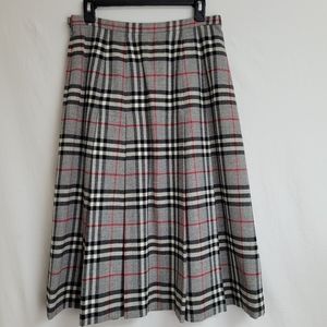 Vintage Burberrys plaid wool skirt